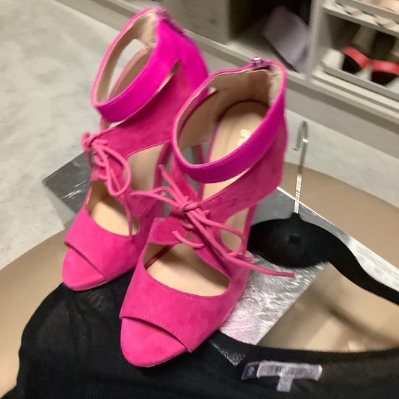 Shoe Dazzle Hot Pink Stiletto - Picture 1 of 3